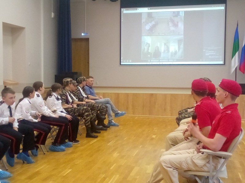 Новые регионы своими глазами: сыктывкарские юнармейцы узнали позывные херсонских соратников и когда на юге сажают картофель