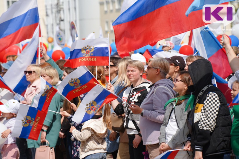 "В наших сердцах всегда была, есть и остается Россия": Ростислав Гольдштейн поздравил сыктывкарцев с двойным праздником