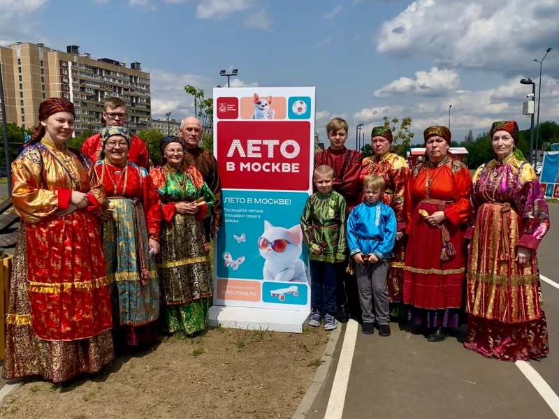 Коллектив "Устьцилёма" представил песни и элементы горки на московском фестивале "Многоцветие России"