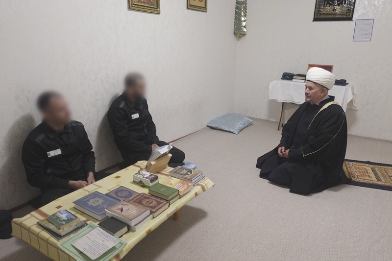 Муфтий Коми Валиахмад хазрат Гаязов посетил нарушителей внутреннего распорядка ИК-31 в Микуни 