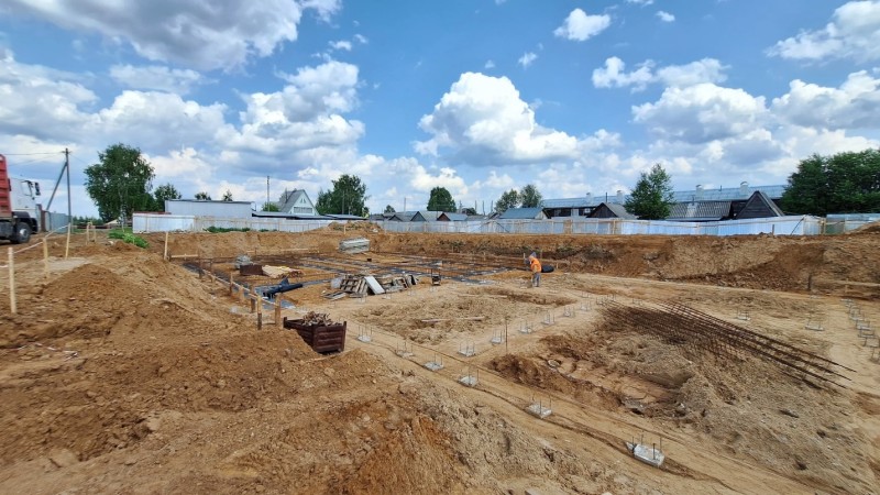 В селе Усть-Кулом строят новый корпус детского сада на 90 мест