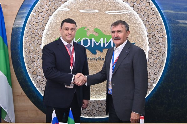 ПМЭФ-2025: Дмитрий Братыненко и Вячеслав Тюрин обсудили развитие газовой инфраструктуры Республики Коми