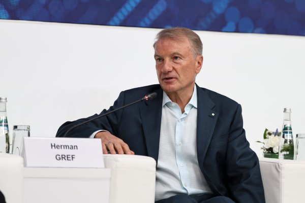 Герман Греф: GigaChat может проводить глубокие многоступенчатые исследования