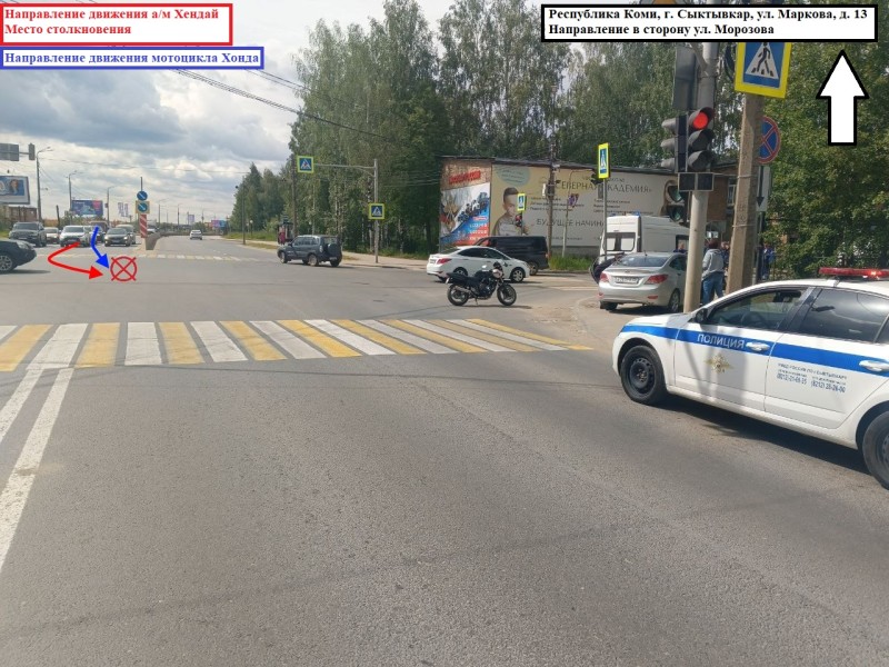 Мотоциклист попал в больницу после столкновения с автомобилем в Сыктывкаре