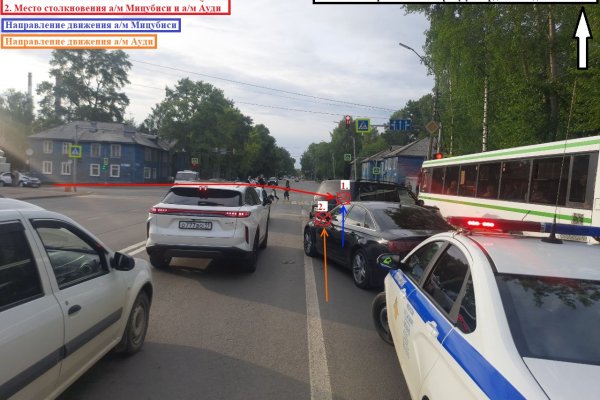 Водитель Opel Antara устроил тройное ДТП на Октябрьском проспекте в Сыктывкаре