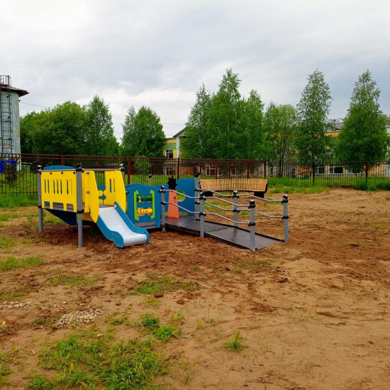 Новые игровые конструкции появились в "Детском городке" в Синдоре