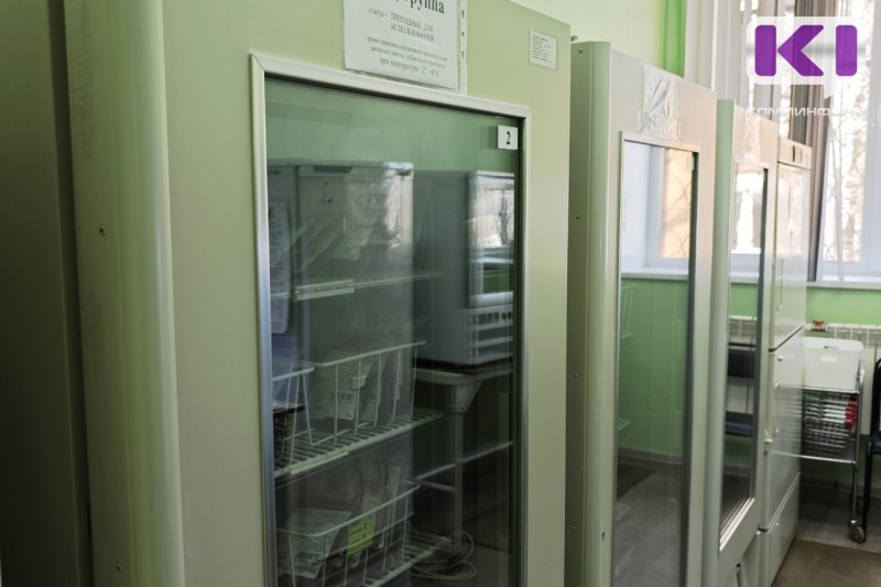 За счет республиканского бюджета в Усть-Куломской поликлинике появятся новые специализированные холодильники