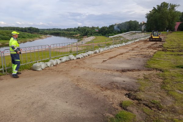 В сыктывкарском парке им. С.М.Кирова ведутся работы по восстановлению берегоукрепительных сооружений после ливней