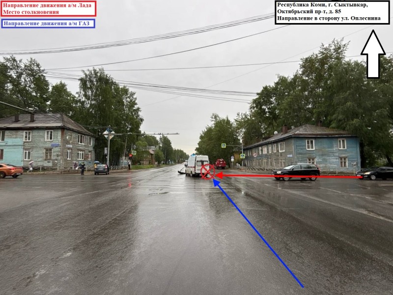 В центре Сыктывкара женщина на "Ладе" не пропустила машину скорой помощи с проблесковыми маяками 