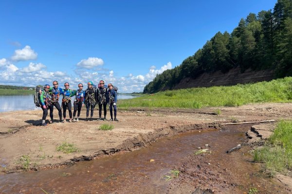 Спортсмены из Коми завершили двухдневный маршрут выживания на родине Деда Мороза золотом 