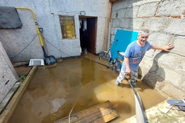 В Сыктывкаре по улице Северная идут работы по откачке воды после ливней