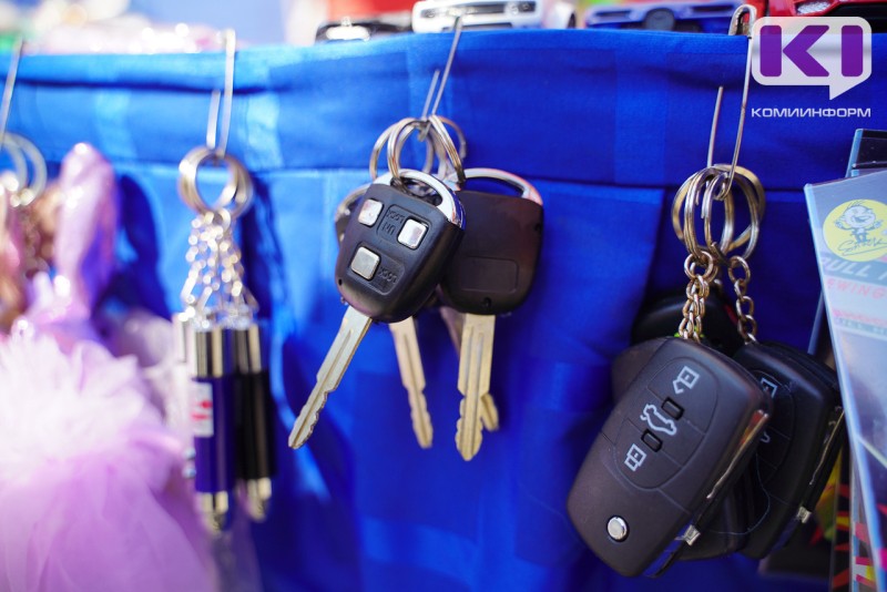 Сыктывкарец пытается вернуть деньги за допуслуги, оплаченные при покупке авто