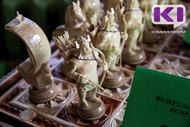 Владелец магазина в одном из торговых центров Сыктывкара оштрафован за продажу нардов с запрещенной символикой