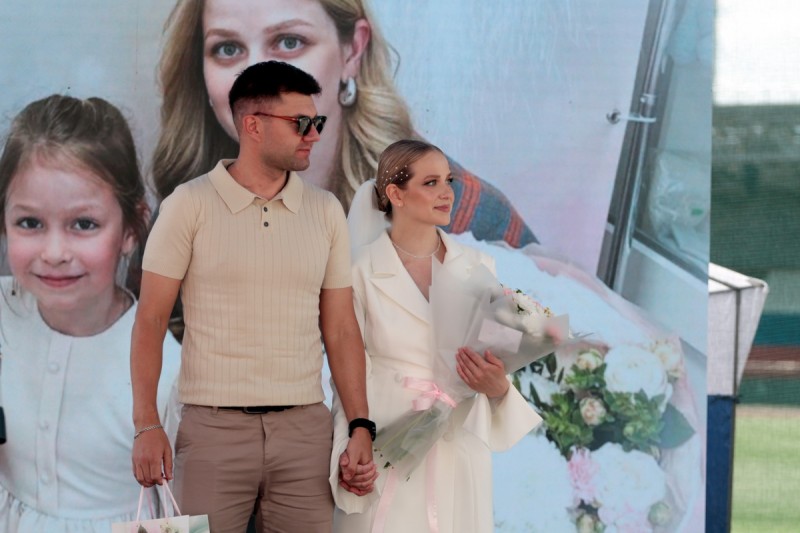 "Заключайте брак, на семьях держится страна": молодожены Ирина Ширяева и Константин Поташев 