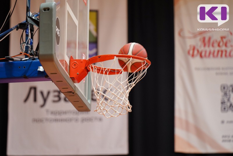 В Сыктывкаре на баскетбольной арене заменят кольца за 2,69 млн рублей