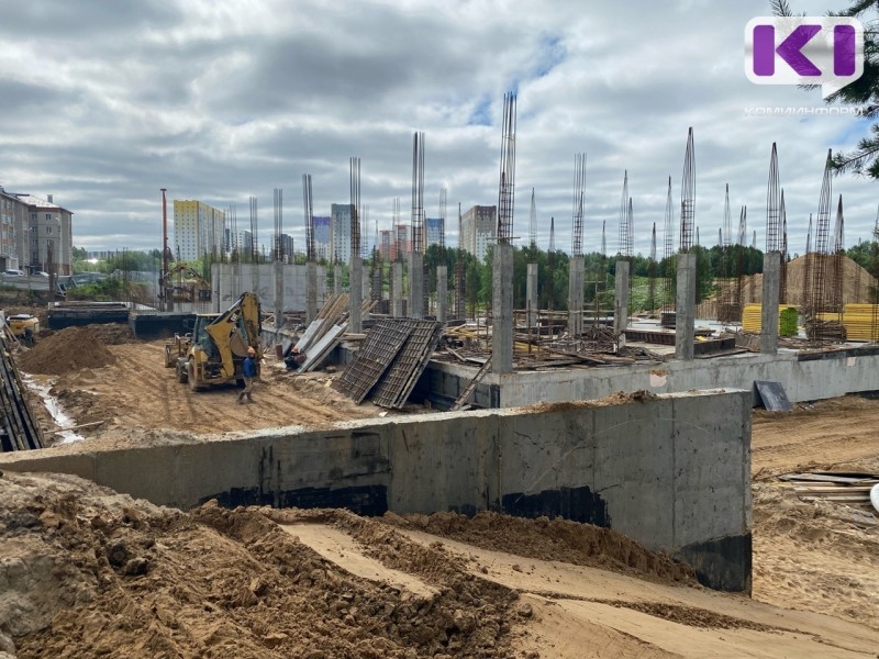 На стройплощадке школы на 825 мест в сыктывкарской Орбите устраняют последствия подмыва грунта