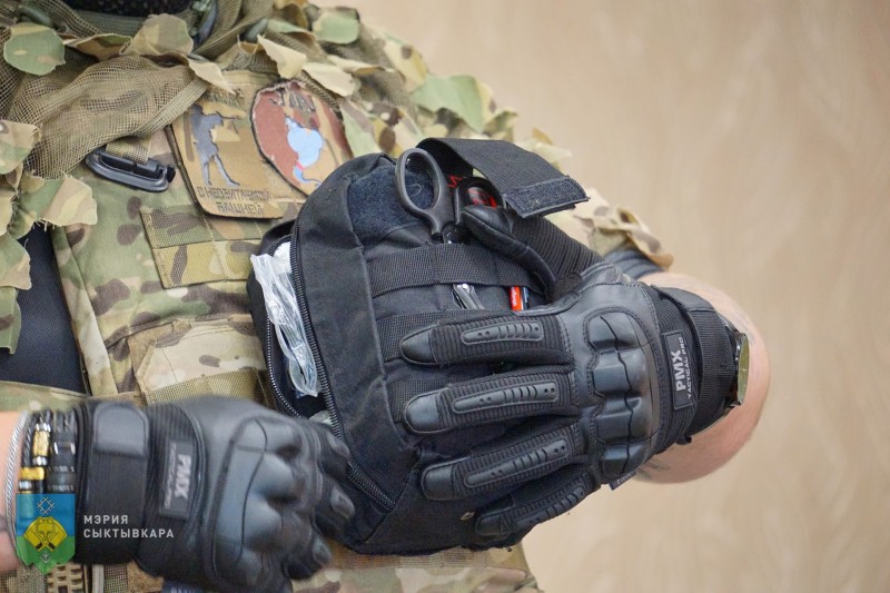 В Сыктывкаре юные патриоты осваивают азы тактической медицины: урок мужества от героев СВО