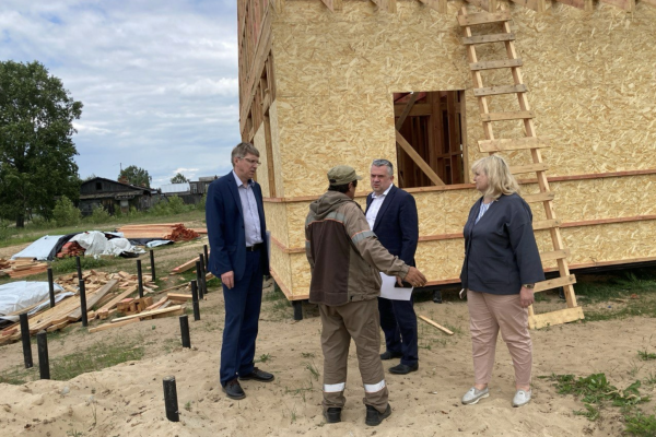 Строительство ФАПов – под контролем руководителя региона: Ростислав Гольдштейн поручил проверить ход строительства медицинских объектов
