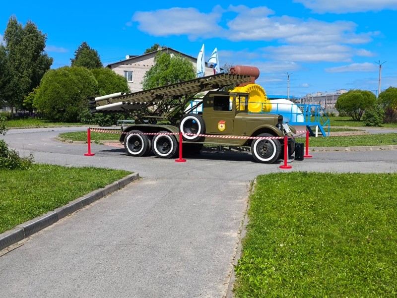 АО "Транснефть - Север" организовало патриотический тур легендарной "Катюши" по регионам России