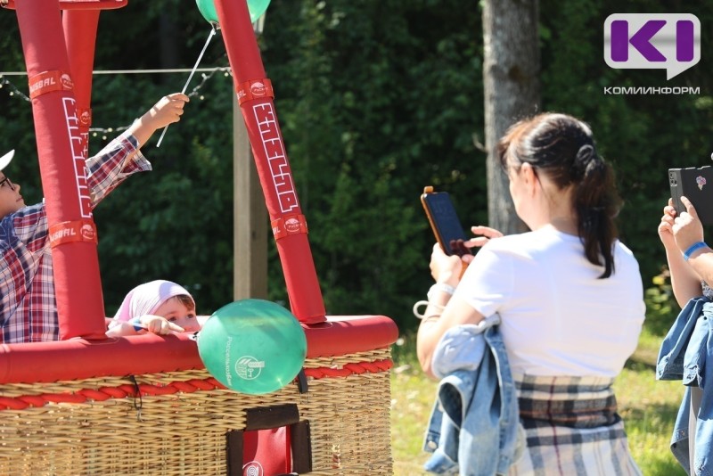 "Зеленое море тайги и особенное небо": в Коми проходит четвертый день фестиваля воздухоплавания "Живой воздух"