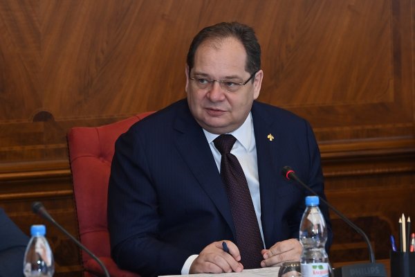 Ростислав Гольдштейн поставил задачу представить детализированный отчёт о статусе решения поступивших на Прямую линию обращений

