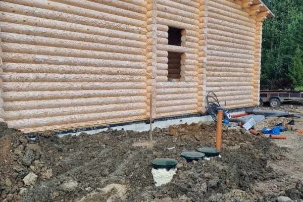 В Сысольском районе строят традиционную коми избу