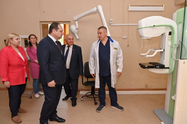 Медоборудование, кадры, ремонт: Ростислав Гольдштейн дал ряд неотложных поручений по итогам инспекции Удорской ЦРБ