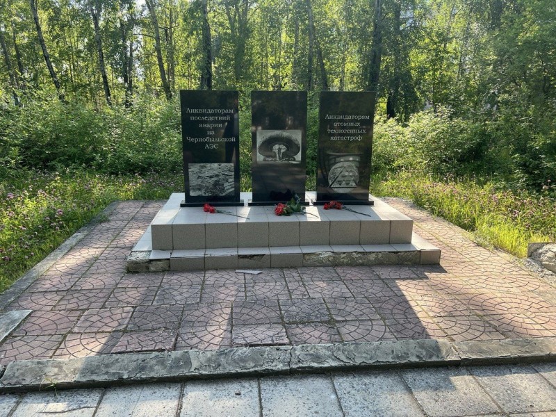 Глава Печоры Олег Шутов взял на контроль вопрос с ремонтом памятника чернобыльцам