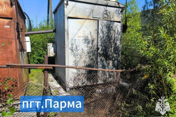 В усинском поселке Парма загорелась трансформаторная подстанция
