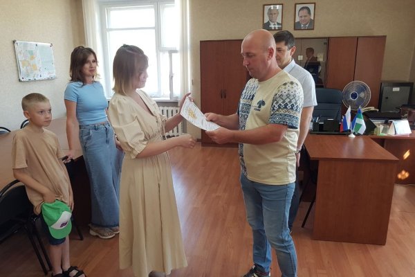 Жители Сысольского района получили свидетельства о предоставлении соцвыплат на строительство жилого дома