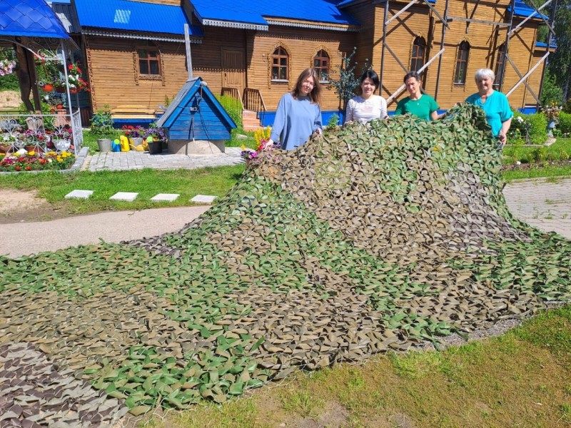 Волонтеры из Усть-Вымского района за июль изготовили 151 маскировочную сеть