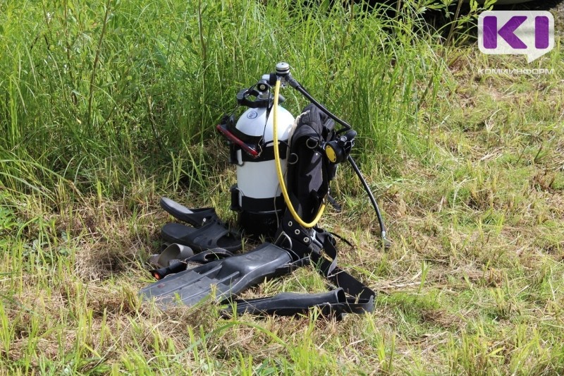 Спасатели обследуют акваторию в поисках пропавших подростков под Сыктывкаром