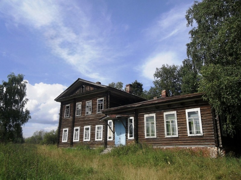 Авито и "Том Сойер Фест" помогают восстановить старинное здание школы в Коми

