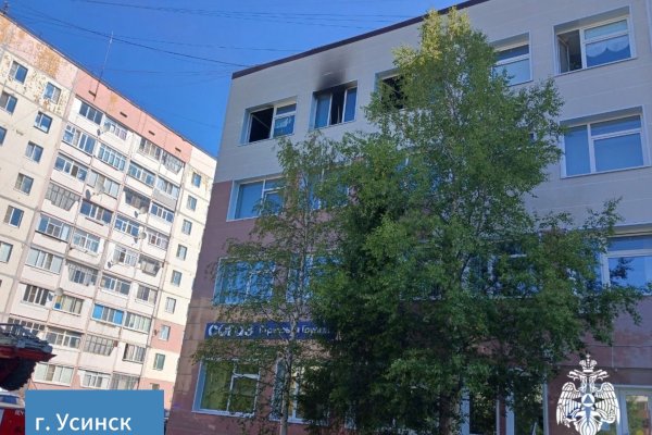 В Усинске 30 человек эвакуировали из административного здания из-за возгорания