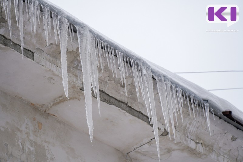 В Сыктывкаре вынесен приговор по уголовному делу о падении на 15-летнюю девочку льда с крыши