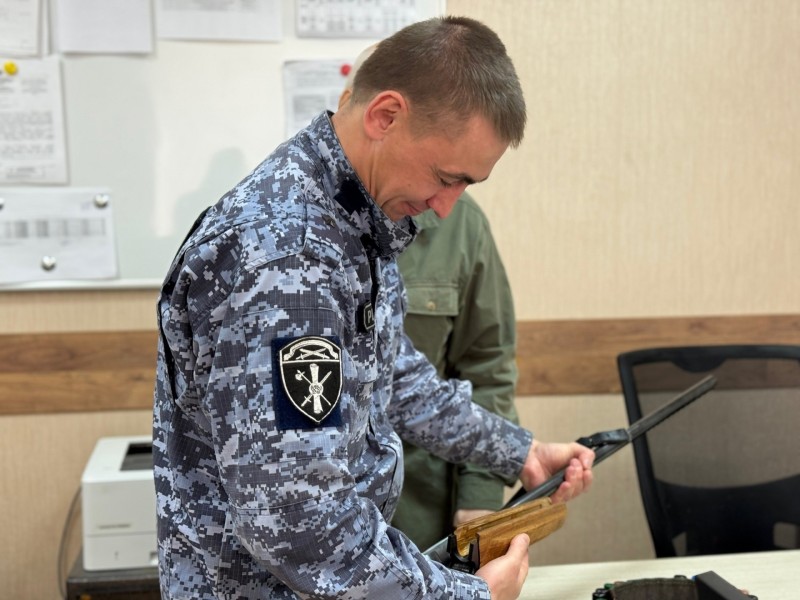 Более 350 жителей Коми изъявили желание передать оружие в зону СВО