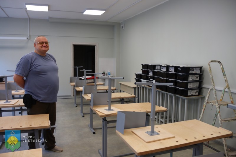 Интерактивные доски, коми орнамент и яркий свет: 38 школа Сыктывкара готовится к 1 сентября после капремонта 