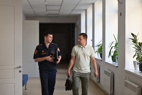 В Сыктывкаре сотрудники Росгвардии проверяют готовность школ к началу учебного года

