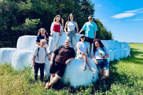 Аграрии Корткеросского района удивили блогеров Коми шотландскими коровами, пчелами и роботами-доярами