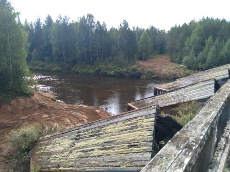 Силами Сыктывкарского ЛПК завершена очистка русла реки Сысола у моста 