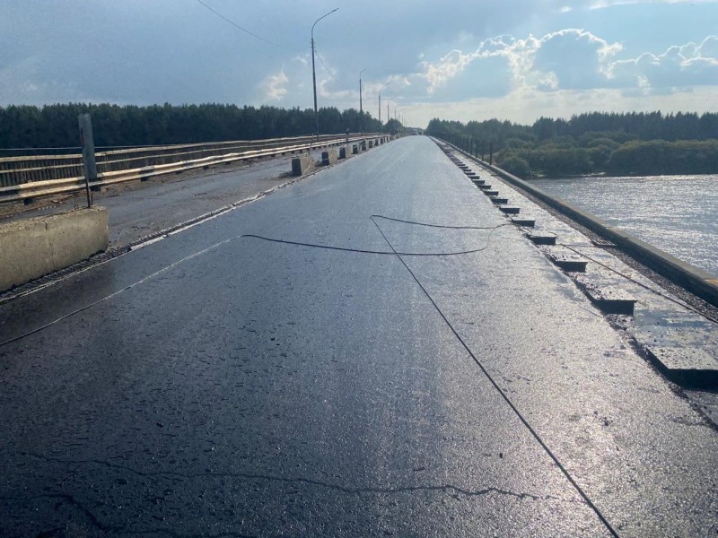 В Коми продолжаются ремонтные работы на мосту через р. Вычегда

