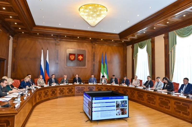 Ростислав Гольдштейн поручил правительству усилить контроль над ремонтом школьных маршрутов и прилегающих к образовательным организациям территорий