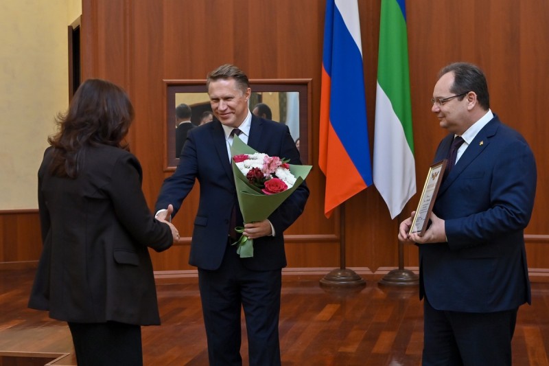 Михаил Мурашко поделился воспоминаниями о работе в Коми с коллегами по отрасли