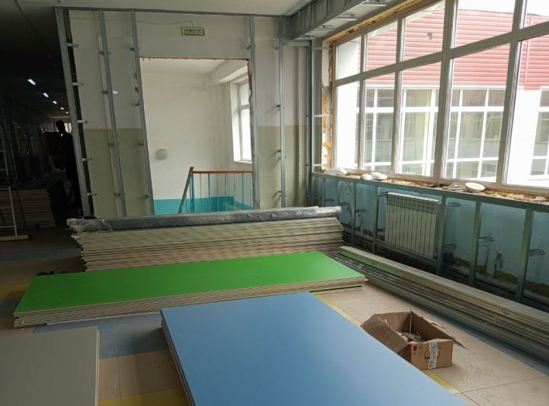 В Усть-Цилемской школе продолжается капитальный ремонт третьего этажа