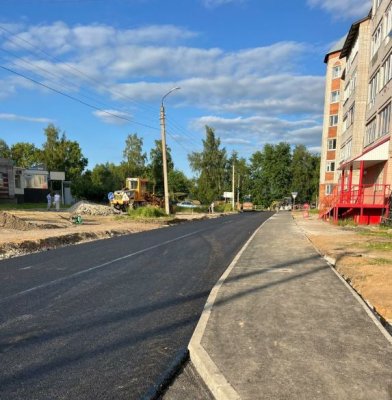 В Сыктывкаре завершен долгожданный ремонт проезжей части на улице Лесозаводской

