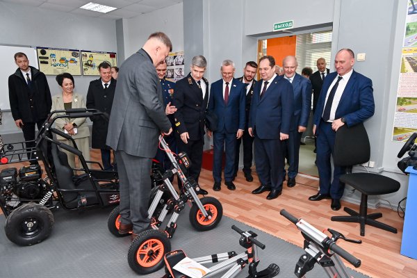 Будущее угольной отрасли начинается в школе: Ростислав Гольдштейн посетил профцентр в школе Воркуты