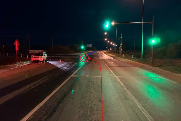 В Сыктывкаре водитель Nissan X-Trail не пропустил ехавшего навстречу мотоциклиста