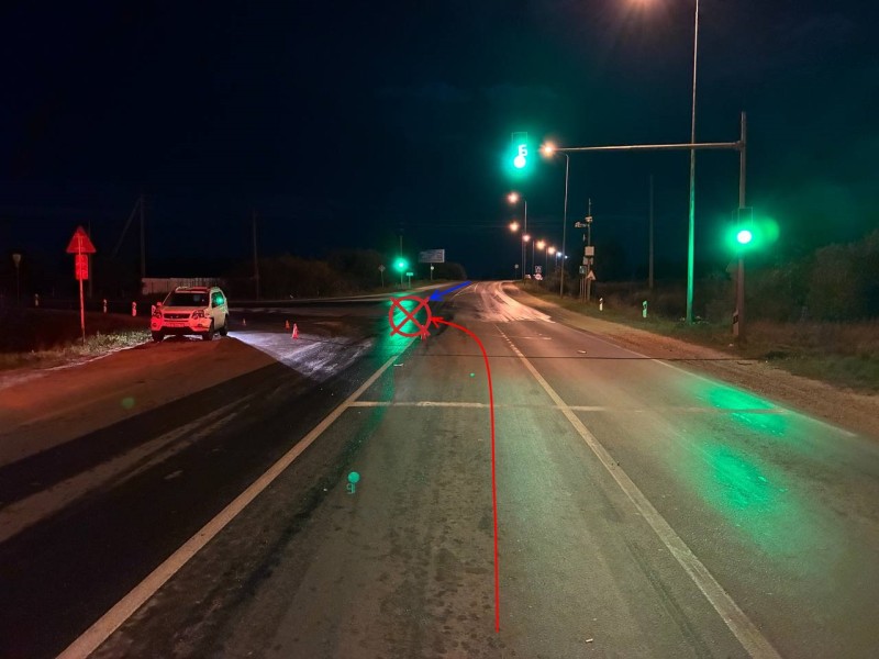 В Сыктывкаре водитель Nissan X-Trail не пропустил ехавшего навстречу мотоциклиста