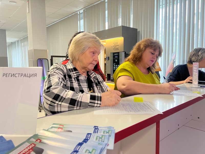 Наблюдатели вышли на участки помогать делать процесс голосования открытым и легитимными
