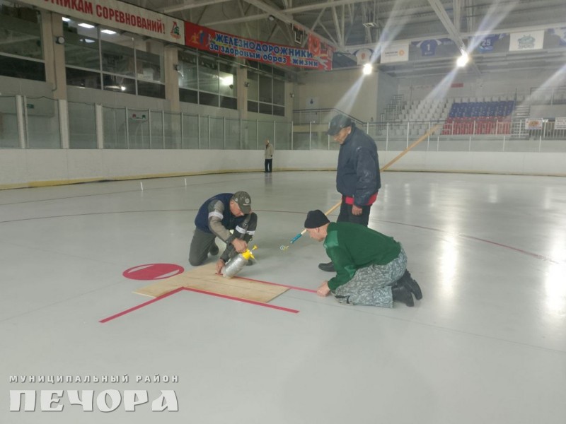 В Печоре к открытию готовится ледовая арена